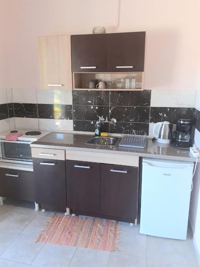 Issos Apartments 아기오스 게오르기오스 외부 사진